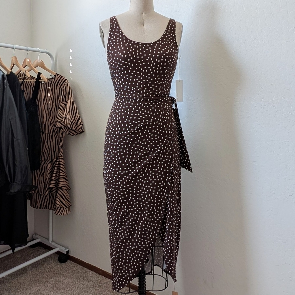 NWT Reformation Kaila Knit Wrap Midi Dress in Mocha with Polka Dots Size Small - Picture 2 of 10
